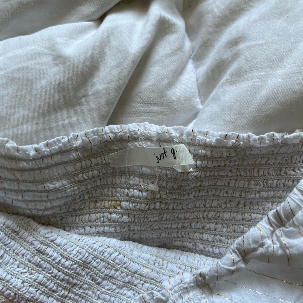 white blouse ! - Picture 5 of 5